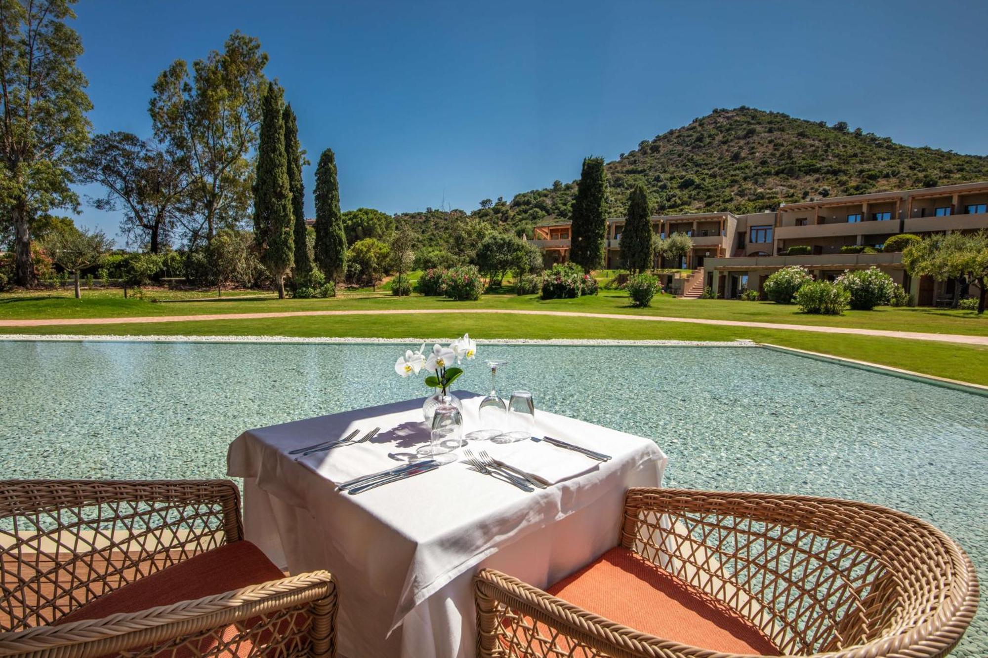 Is Molas Resort Pula Exterior photo